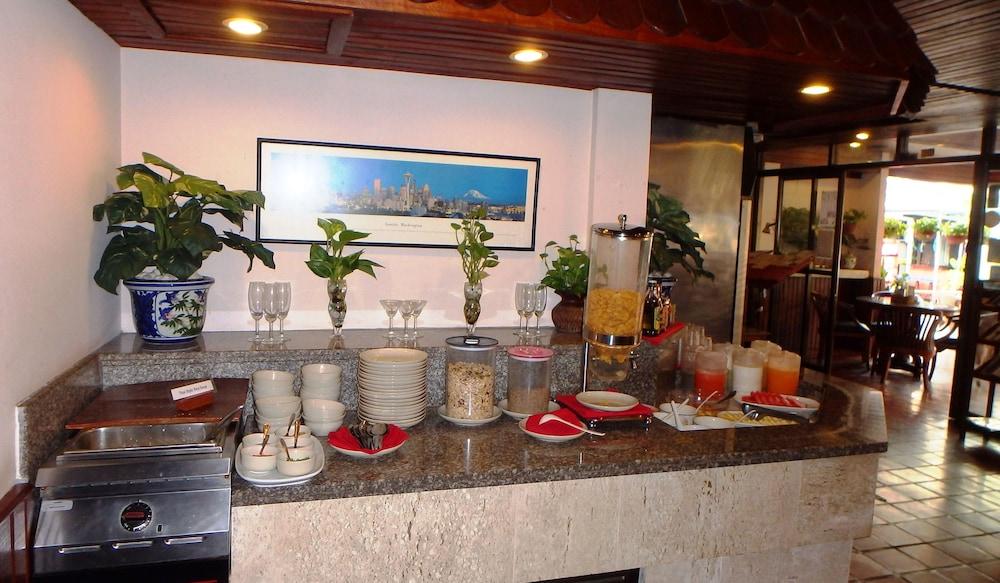 Karon Cafe Inn Экстерьер фото